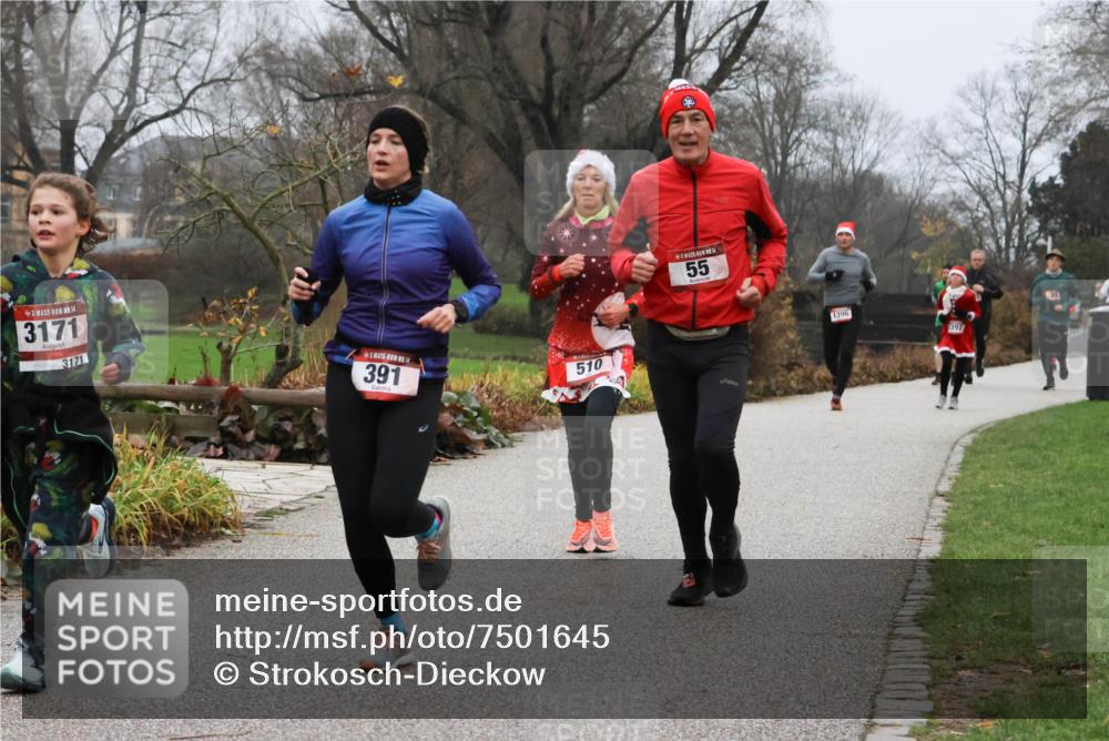 08.12.2024 - St. Pauli X-Mass-Run No. 14 Strokosch-Dieckow http://msf.ph/oto/7501645 08.12.2024 09:49:06 Laufen 14, 3171, 3171, 1, 14, 391, 510, 55, 1396, 397 meine-sportfotos.de