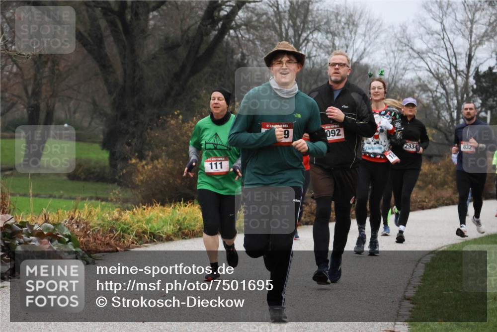 08.12.2024 - St. Pauli X-Mass-Run No. 14 Strokosch-Dieckow http://msf.ph/oto/7501695 08.12.2024 09:49:14 Laufen 111, 14, 9, 092, 2934, 832 meine-sportfotos.de