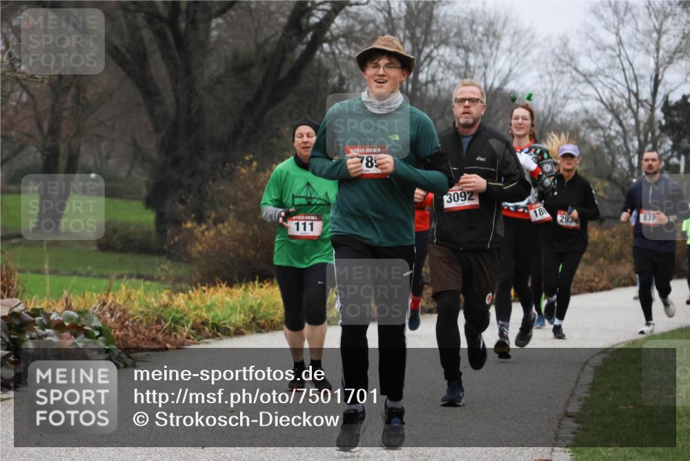 08.12.2024 - St. Pauli X-Mass-Run No. 14 Strokosch-Dieckow http://msf.ph/oto/7501701 08.12.2024 09:49:14 Laufen 111, 14, 789, 3092, 188, 832 meine-sportfotos.de