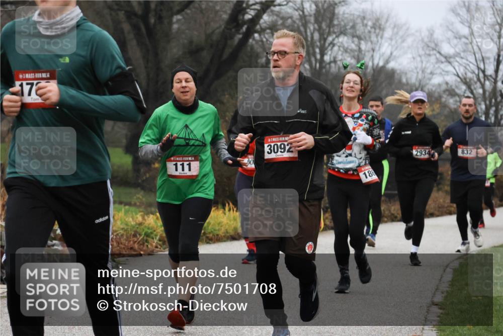 08.12.2024 - St. Pauli X-Mass-Run No. 14 Strokosch-Dieckow http://msf.ph/oto/7501708 08.12.2024 09:49:15 Laufen 14, 17, 14, 111, 3092, 186, 2934, 832 meine-sportfotos.de