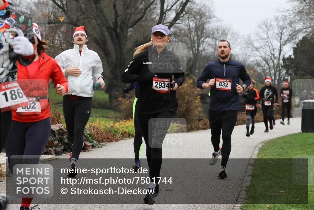 08.12.2024 - St. Pauli X-Mass-Run No. 14 Strokosch-Dieckow http://msf.ph/oto/7501744 08.12.2024 09:49:19 Laufen 186, 02, 14, 2934, 832, 1202, 2944 meine-sportfotos.de