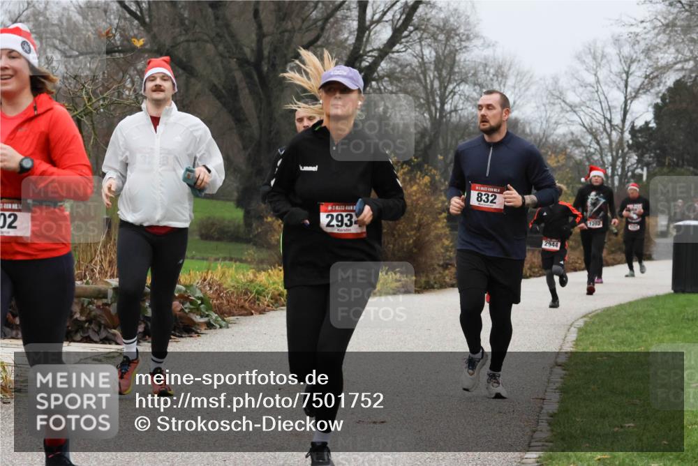 08.12.2024 - St. Pauli X-Mass-Run No. 14 Strokosch-Dieckow http://msf.ph/oto/7501752 08.12.2024 09:49:19 Laufen 02, 293, 832, 2944, 1202 meine-sportfotos.de