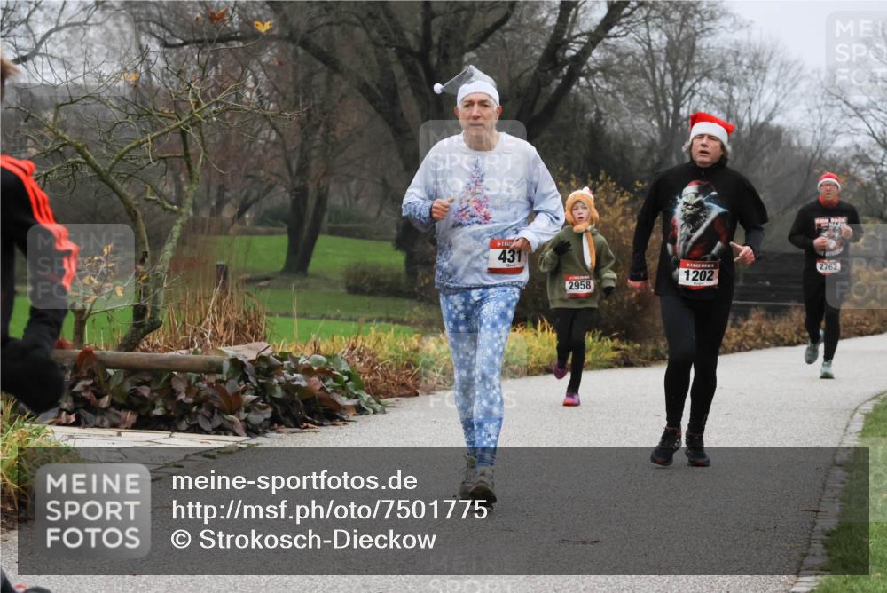 08.12.2024 - St. Pauli X-Mass-Run No. 14 Strokosch-Dieckow http://msf.ph/oto/7501775 08.12.2024 09:49:25 Laufen 431, 2958, 1202, 2762 meine-sportfotos.de