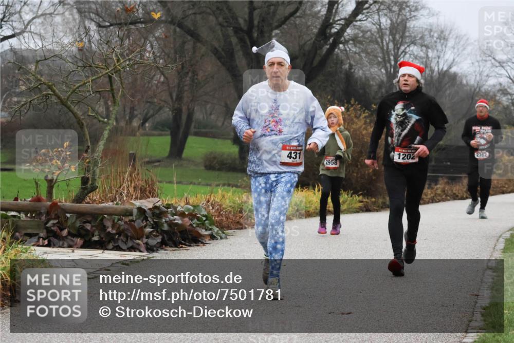08.12.2024 - St. Pauli X-Mass-Run No. 14 Strokosch-Dieckow http://msf.ph/oto/7501781 08.12.2024 09:49:26 Laufen 431, 2958, 1202, 2762 meine-sportfotos.de