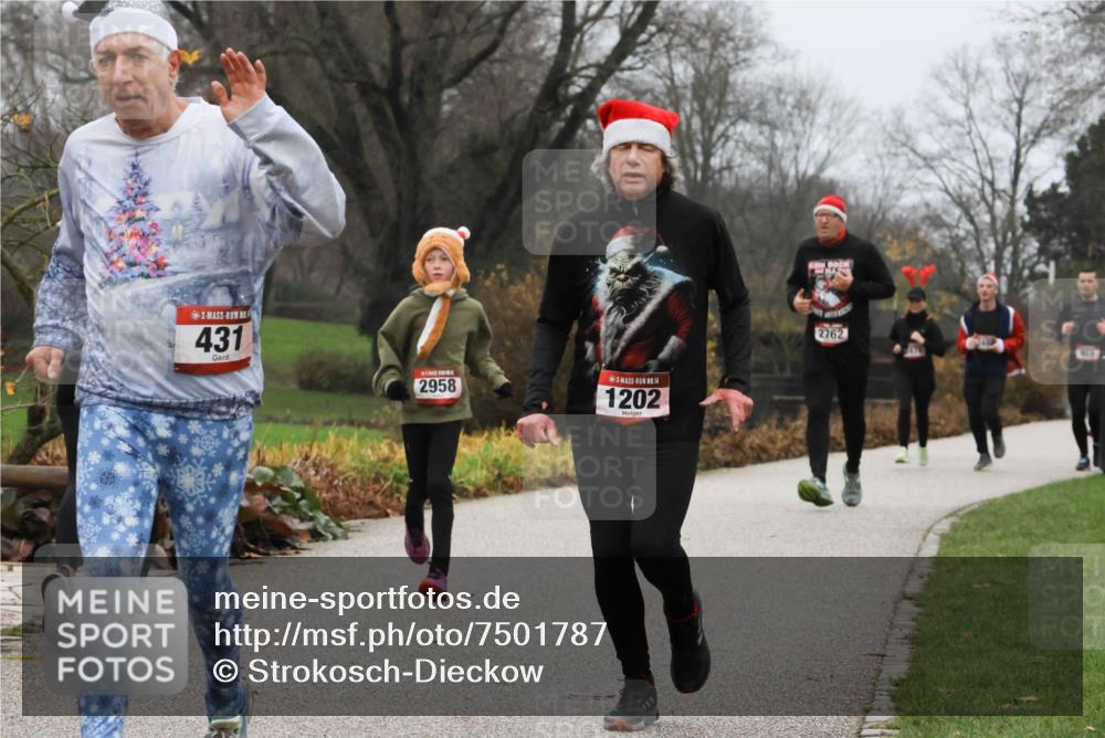 08.12.2024 - St. Pauli X-Mass-Run No. 14 Strokosch-Dieckow http://msf.ph/oto/7501787 08.12.2024 09:49:27 Laufen 431, 2958, 14, 1202, 2762 meine-sportfotos.de