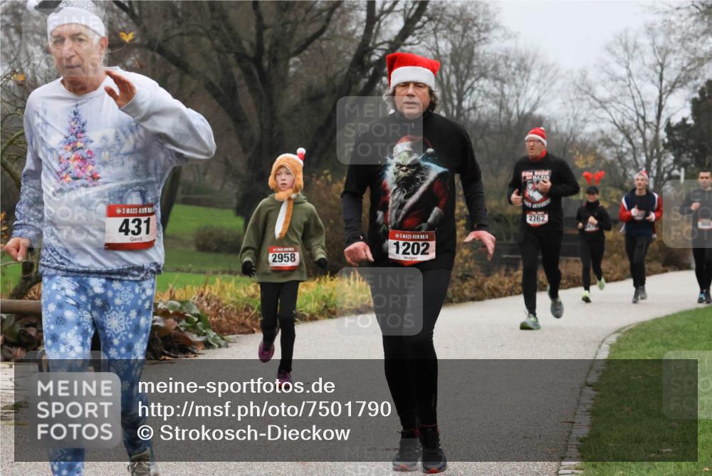 08.12.2024 - St. Pauli X-Mass-Run No. 14 Strokosch-Dieckow http://msf.ph/oto/7501790 08.12.2024 09:49:27 Laufen 431, 2958, 14, 1202, 2762, 909 meine-sportfotos.de