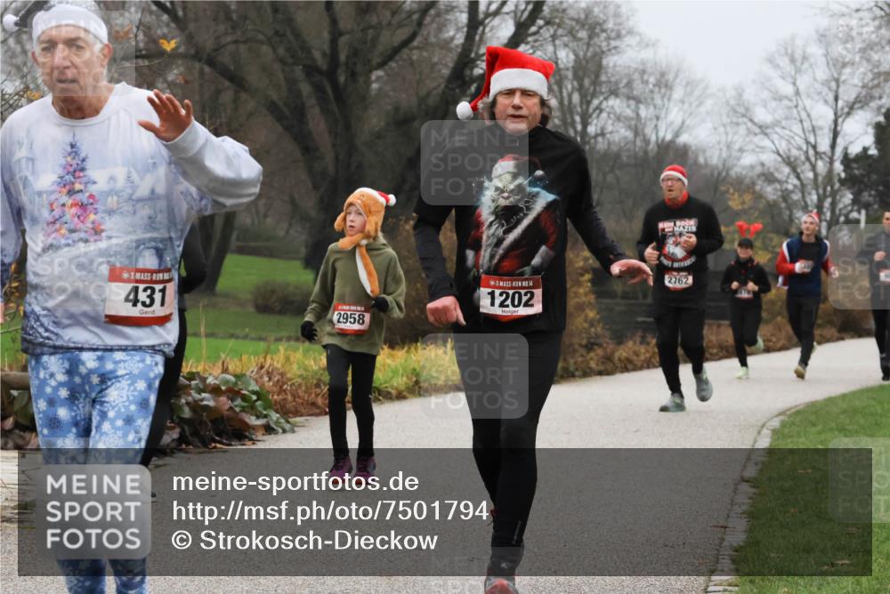 08.12.2024 - St. Pauli X-Mass-Run No. 14 Strokosch-Dieckow http://msf.ph/oto/7501794 08.12.2024 09:49:27 Laufen 431, 2958, 14, 1202, 2762 meine-sportfotos.de