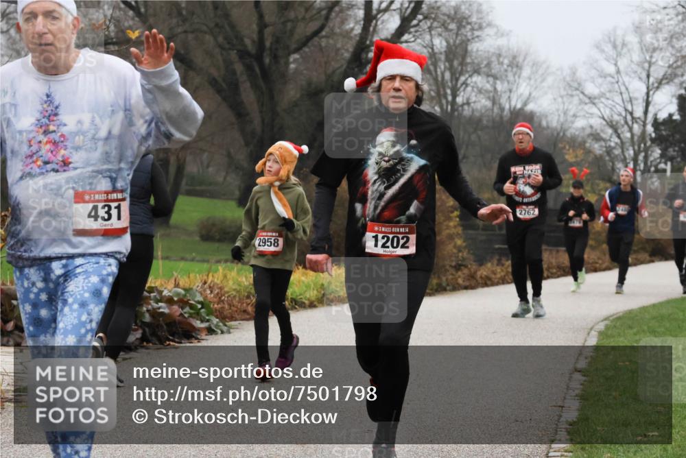 08.12.2024 - St. Pauli X-Mass-Run No. 14 Strokosch-Dieckow http://msf.ph/oto/7501798 08.12.2024 09:49:27 Laufen 431, 2958, 14, 1202, 2762 meine-sportfotos.de