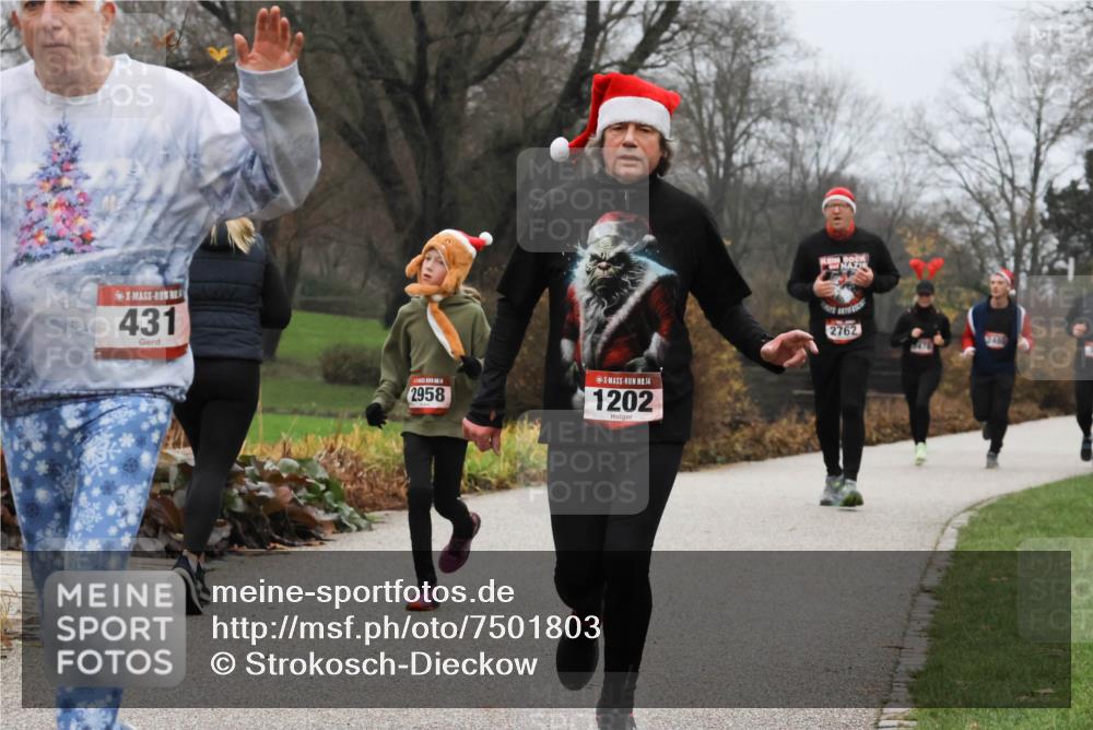 08.12.2024 - St. Pauli X-Mass-Run No. 14 Strokosch-Dieckow http://msf.ph/oto/7501803 08.12.2024 09:49:28 Laufen 431, 2958, 14, 1202, 2762 meine-sportfotos.de