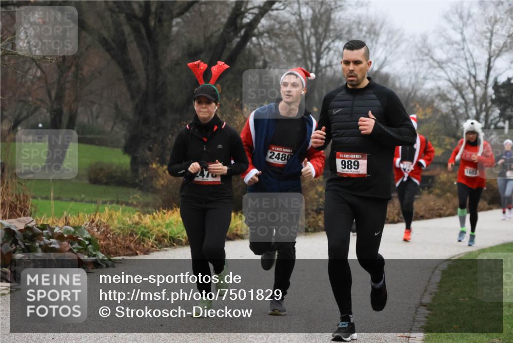 08.12.2024 - St. Pauli X-Mass-Run No. 14 Strokosch-Dieckow http://msf.ph/oto/7501829 08.12.2024 09:49:35 Laufen 2480, 14, 989, 1602 meine-sportfotos.de