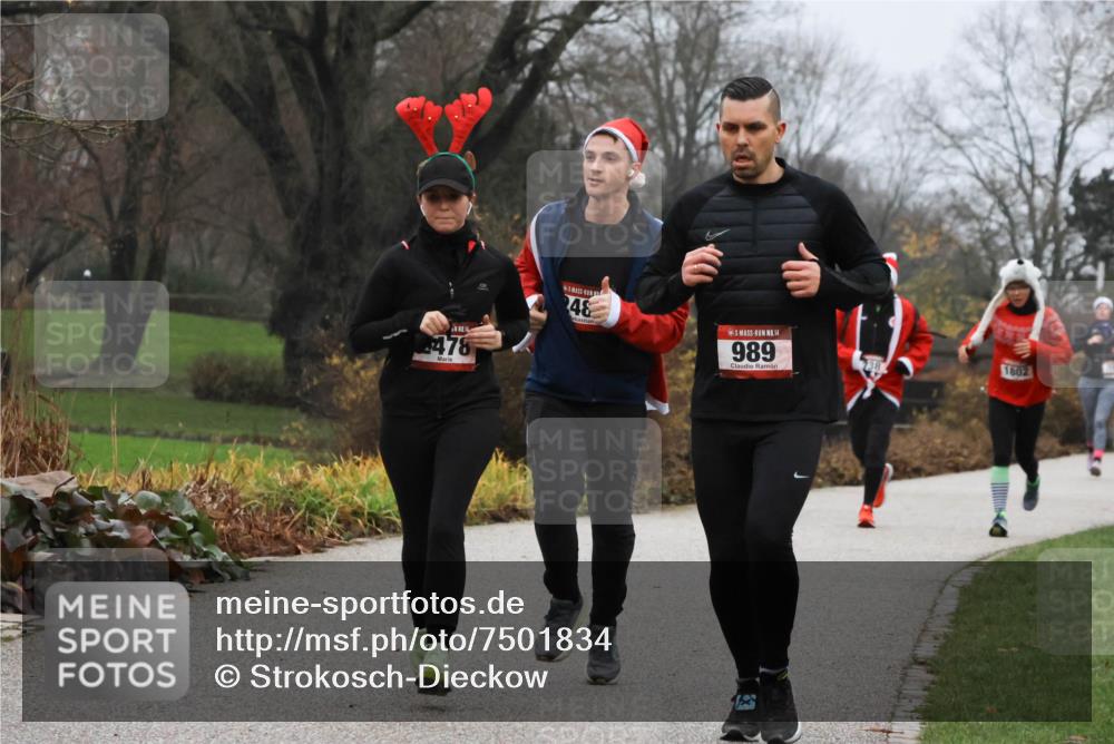 08.12.2024 - St. Pauli X-Mass-Run No. 14 Strokosch-Dieckow http://msf.ph/oto/7501834 08.12.2024 09:49:35 Laufen 14, 478, 48, 14, 989, 738, 1802 meine-sportfotos.de