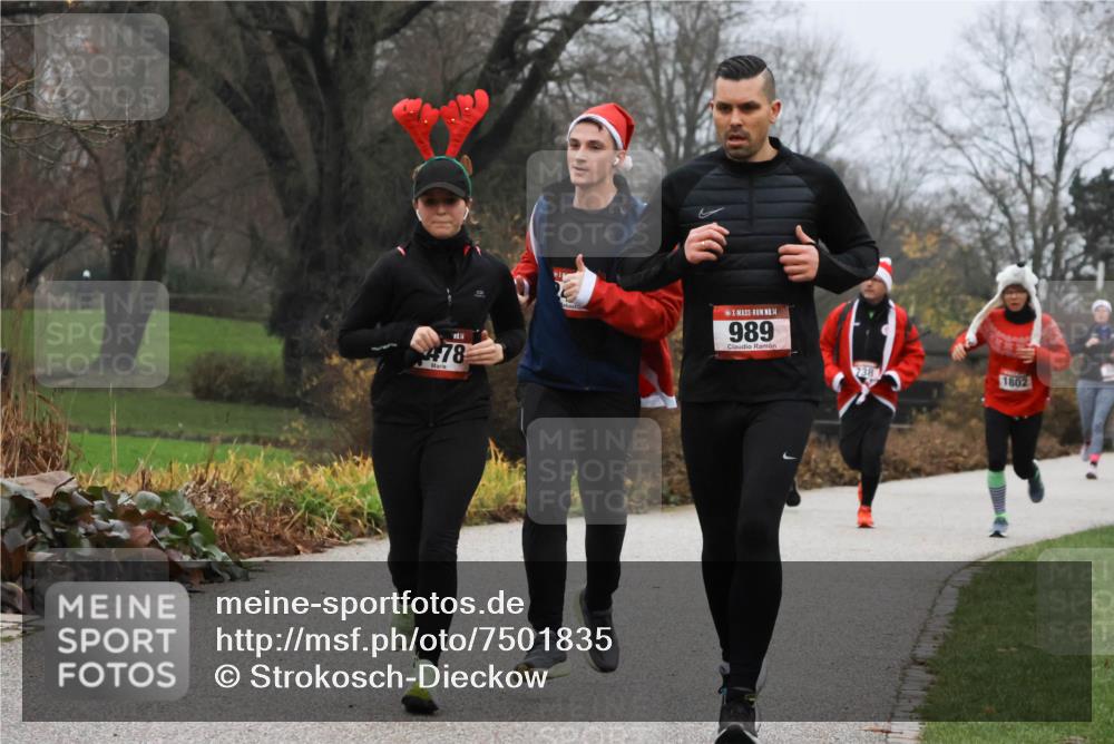 08.12.2024 - St. Pauli X-Mass-Run No. 14 Strokosch-Dieckow http://msf.ph/oto/7501835 08.12.2024 09:49:35 Laufen 14, 478, 14, 989, 738, 1802 meine-sportfotos.de