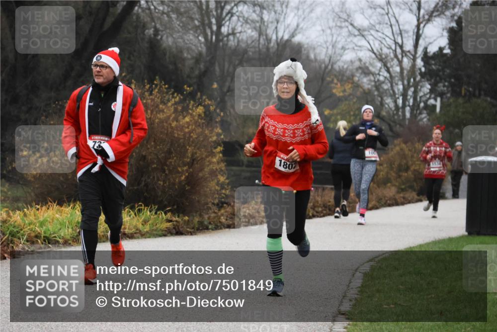 08.12.2024 - St. Pauli X-Mass-Run No. 14 Strokosch-Dieckow http://msf.ph/oto/7501849 08.12.2024 09:49:39 Laufen 73, 180, 100, 1534 meine-sportfotos.de