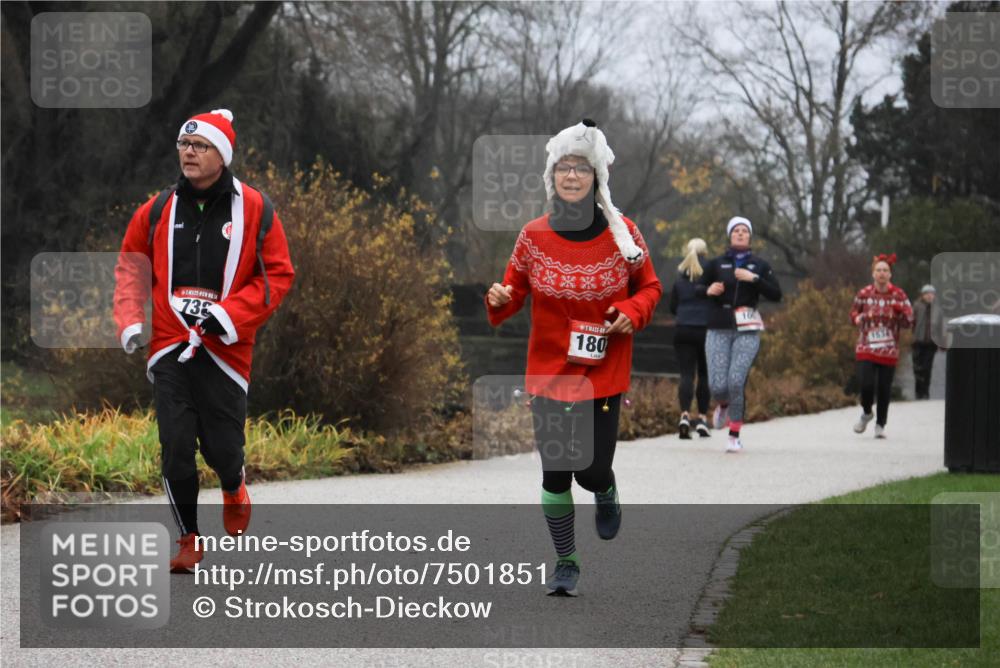 08.12.2024 - St. Pauli X-Mass-Run No. 14 Strokosch-Dieckow http://msf.ph/oto/7501851 08.12.2024 09:49:39 Laufen 738, 180 meine-sportfotos.de