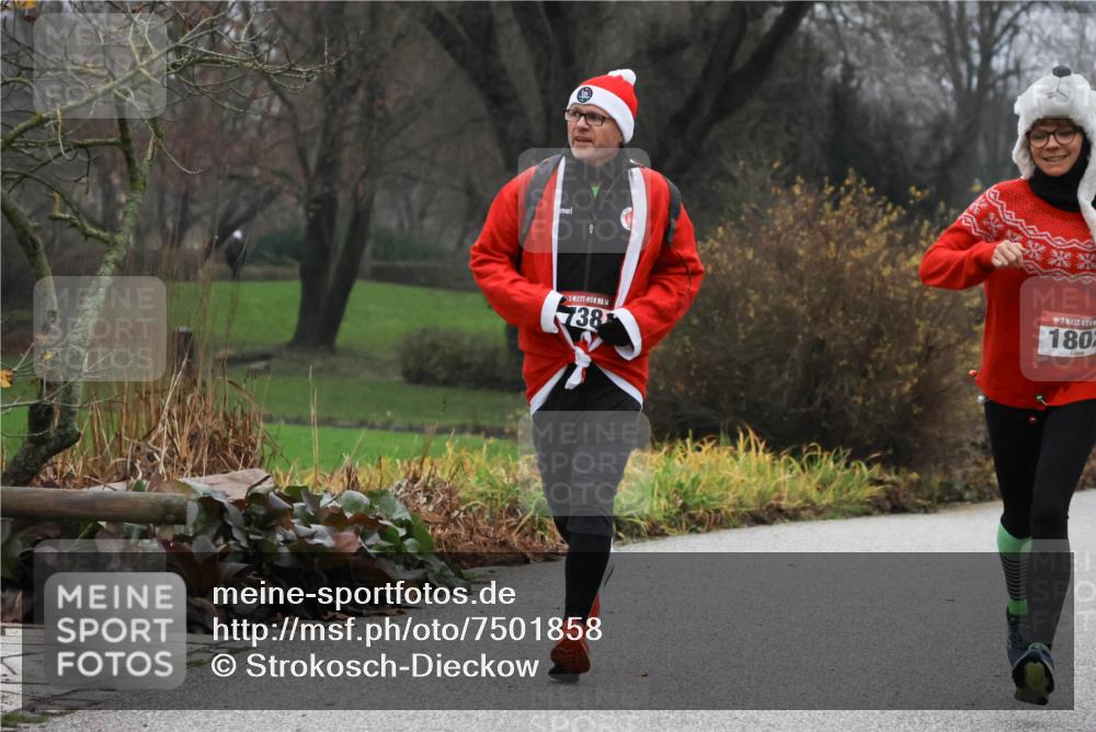 08.12.2024 - St. Pauli X-Mass-Run No. 14 Strokosch-Dieckow http://msf.ph/oto/7501858 08.12.2024 09:49:40 Laufen 14, 738, 180 meine-sportfotos.de