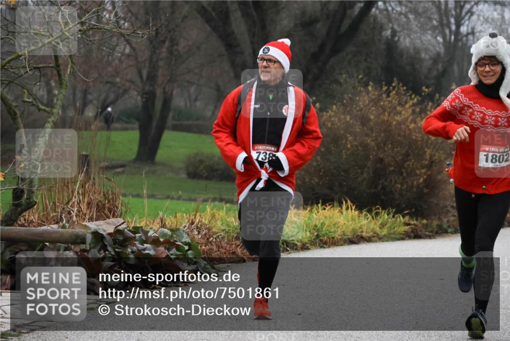 08.12.2024 - St. Pauli X-Mass-Run No. 14 Strokosch-Dieckow http://msf.ph/oto/7501861 08.12.2024 09:49:40 Laufen 14, 738, 1802 meine-sportfotos.de