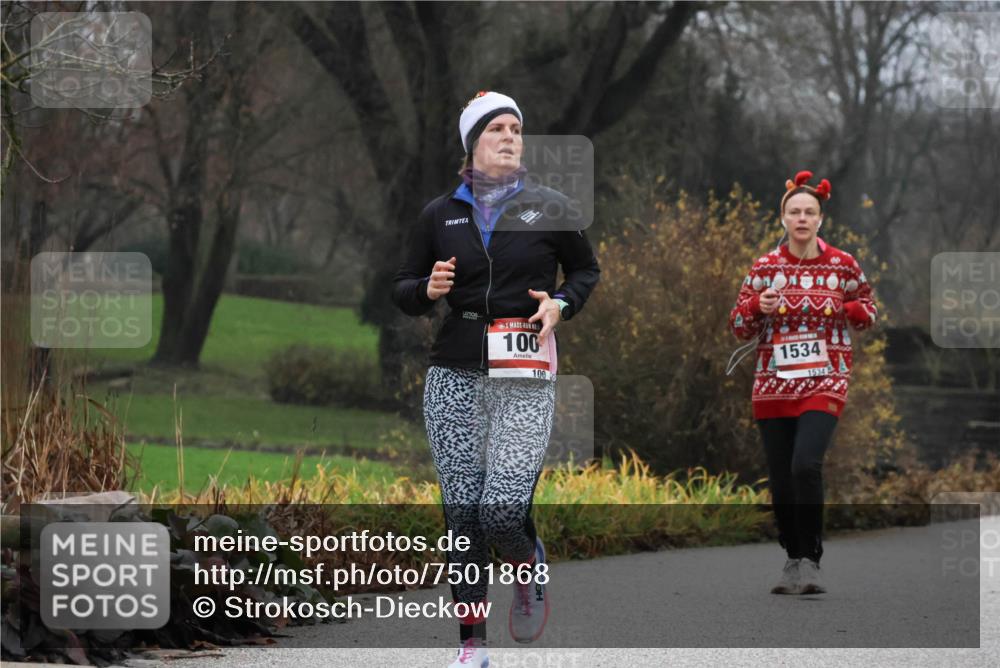 08.12.2024 - St. Pauli X-Mass-Run No. 14 Strokosch-Dieckow http://msf.ph/oto/7501868 08.12.2024 09:49:47 Laufen 100, 100, 1534, 1534 meine-sportfotos.de