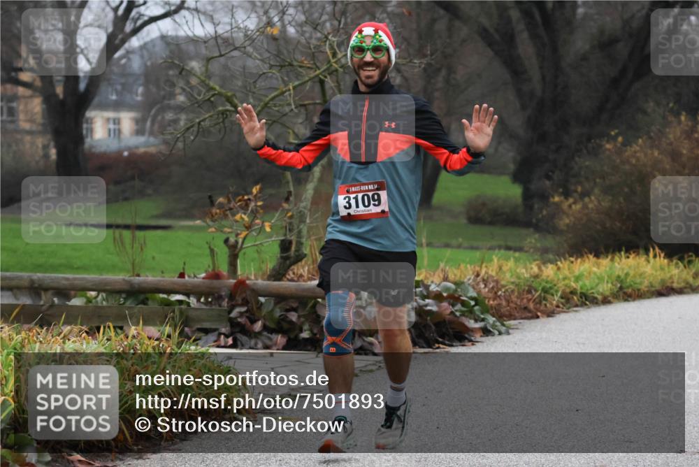 08.12.2024 - St. Pauli X-Mass-Run No. 14 Strokosch-Dieckow http://msf.ph/oto/7501893 08.12.2024 09:49:57 Laufen 3109 meine-sportfotos.de