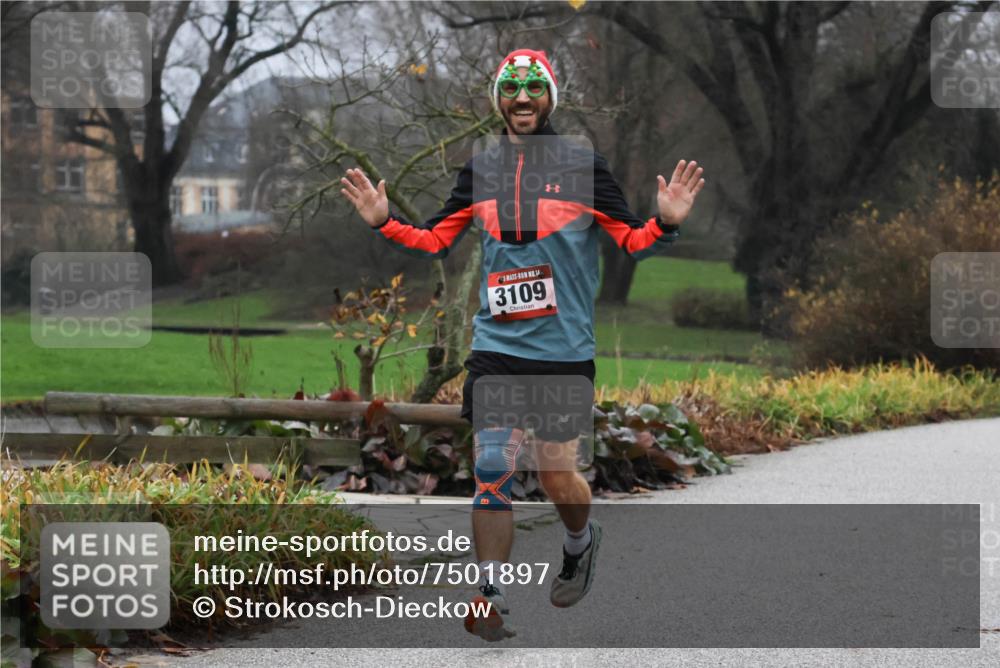 08.12.2024 - St. Pauli X-Mass-Run No. 14 Strokosch-Dieckow http://msf.ph/oto/7501897 08.12.2024 09:49:58 Laufen 3109 meine-sportfotos.de