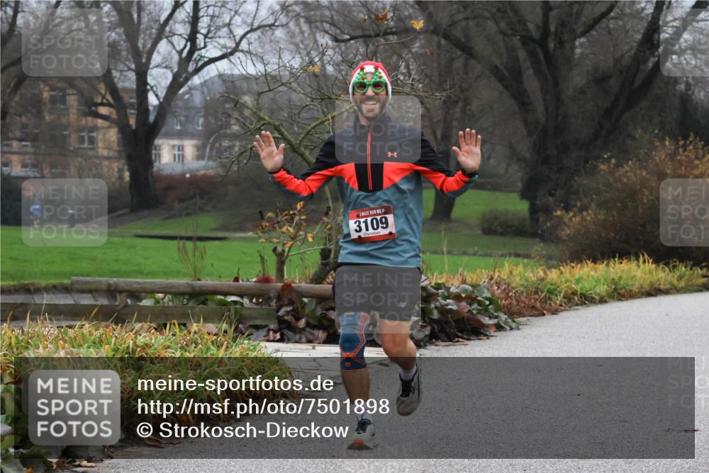 08.12.2024 - St. Pauli X-Mass-Run No. 14 Strokosch-Dieckow http://msf.ph/oto/7501898 08.12.2024 09:49:58 Laufen 3109 meine-sportfotos.de