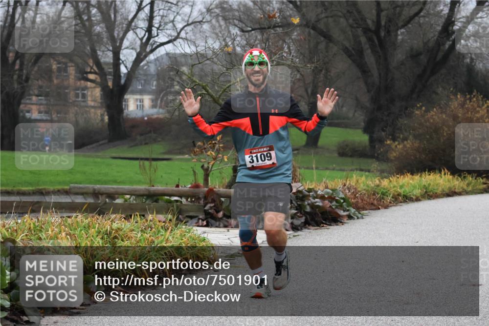 08.12.2024 - St. Pauli X-Mass-Run No. 14 Strokosch-Dieckow http://msf.ph/oto/7501901 08.12.2024 09:49:58 Laufen 3109 meine-sportfotos.de