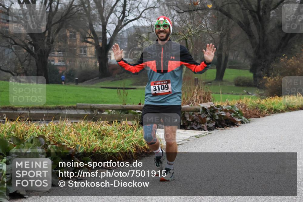 08.12.2024 - St. Pauli X-Mass-Run No. 14 Strokosch-Dieckow http://msf.ph/oto/7501915 08.12.2024 09:49:58 Laufen 1, 3109 meine-sportfotos.de