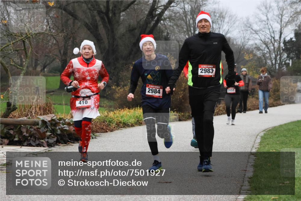 08.12.2024 - St. Pauli X-Mass-Run No. 14 Strokosch-Dieckow http://msf.ph/oto/7501927 08.12.2024 09:50:06 Laufen 410, 2984, 14, 2983, 3157 meine-sportfotos.de