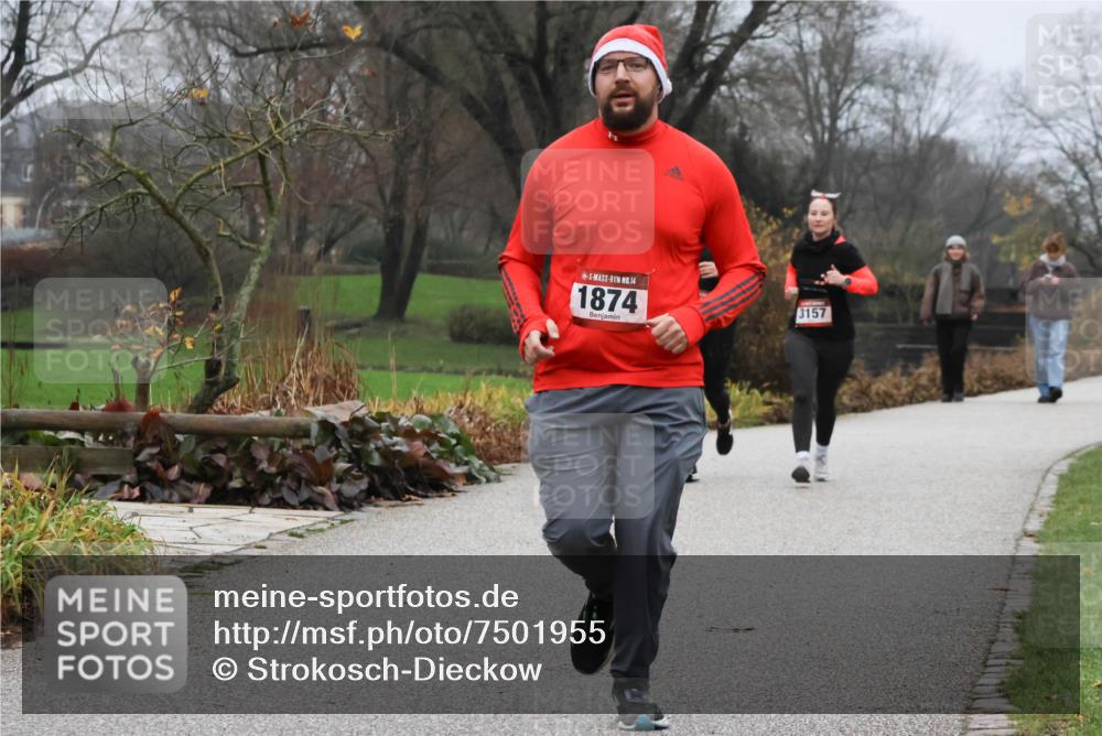 08.12.2024 - St. Pauli X-Mass-Run No. 14 Strokosch-Dieckow http://msf.ph/oto/7501955 08.12.2024 09:50:09 Laufen 14, 1874, 3157 meine-sportfotos.de