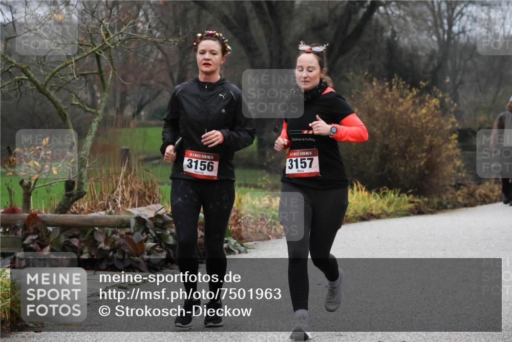 08.12.2024 - St. Pauli X-Mass-Run No. 14 Strokosch-Dieckow http://msf.ph/oto/7501963 08.12.2024 09:50:11 Laufen 14, 3156, 14, 3157 meine-sportfotos.de