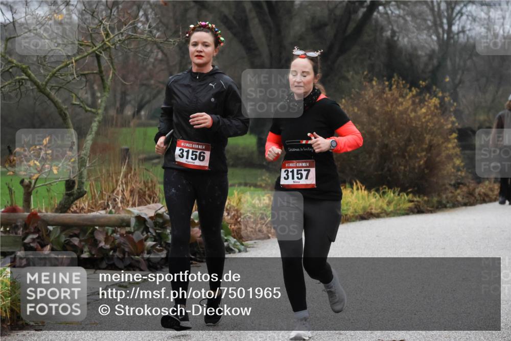 08.12.2024 - St. Pauli X-Mass-Run No. 14 Strokosch-Dieckow http://msf.ph/oto/7501965 08.12.2024 09:50:11 Laufen 14, 3156, 14, 3157 meine-sportfotos.de