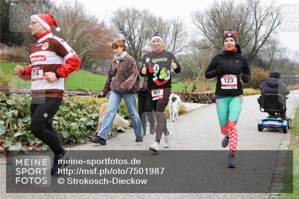 08.12.2024 - St. Pauli X-Mass-Run No. 14 Strokosch-Dieckow http://msf.ph/oto/7501987 08.12.2024 09:50:35 Laufen 174, 608, 608, 123, 123 meine-sportfotos.de