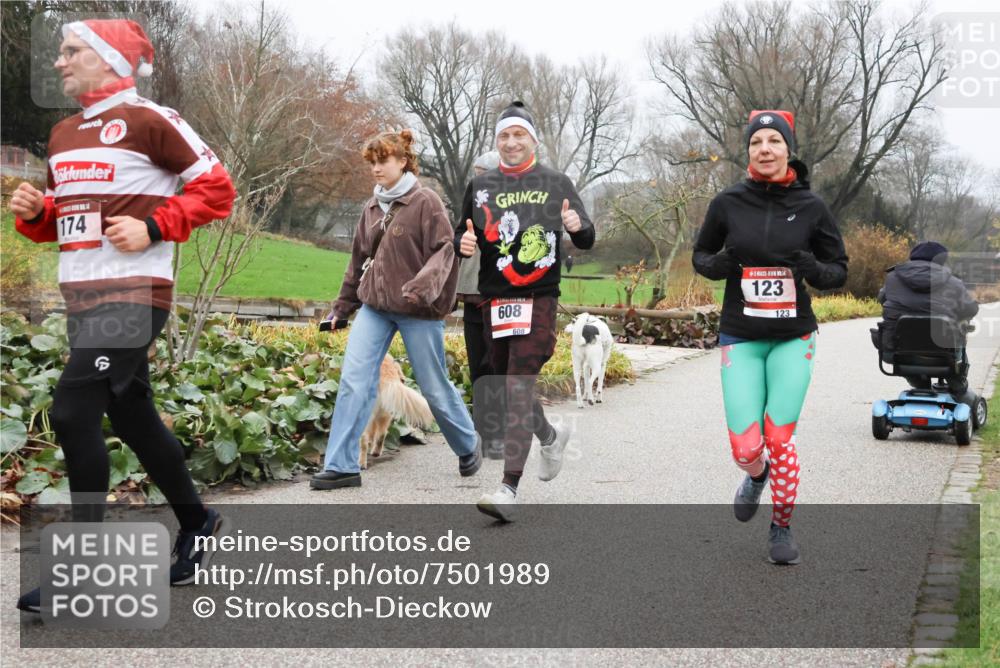 08.12.2024 - St. Pauli X-Mass-Run No. 14 Strokosch-Dieckow http://msf.ph/oto/7501989 08.12.2024 09:50:35 Laufen 174, 608, 608, 14, 123, 123 meine-sportfotos.de