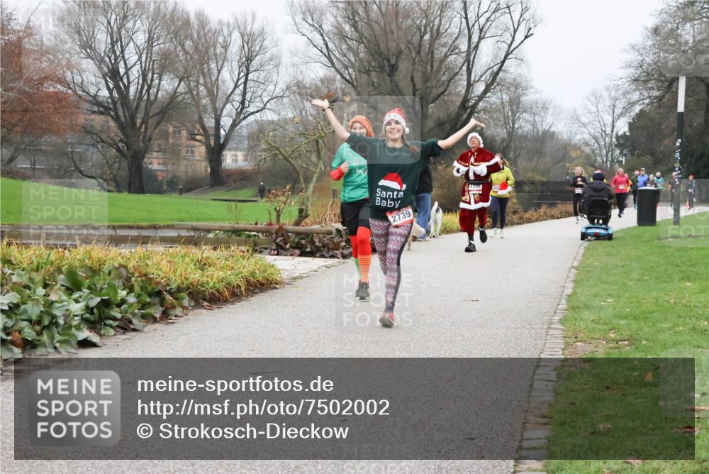 08.12.2024 - St. Pauli X-Mass-Run No. 14 Strokosch-Dieckow http://msf.ph/oto/7502002 08.12.2024 09:50:49 Laufen 2739, 1393 meine-sportfotos.de