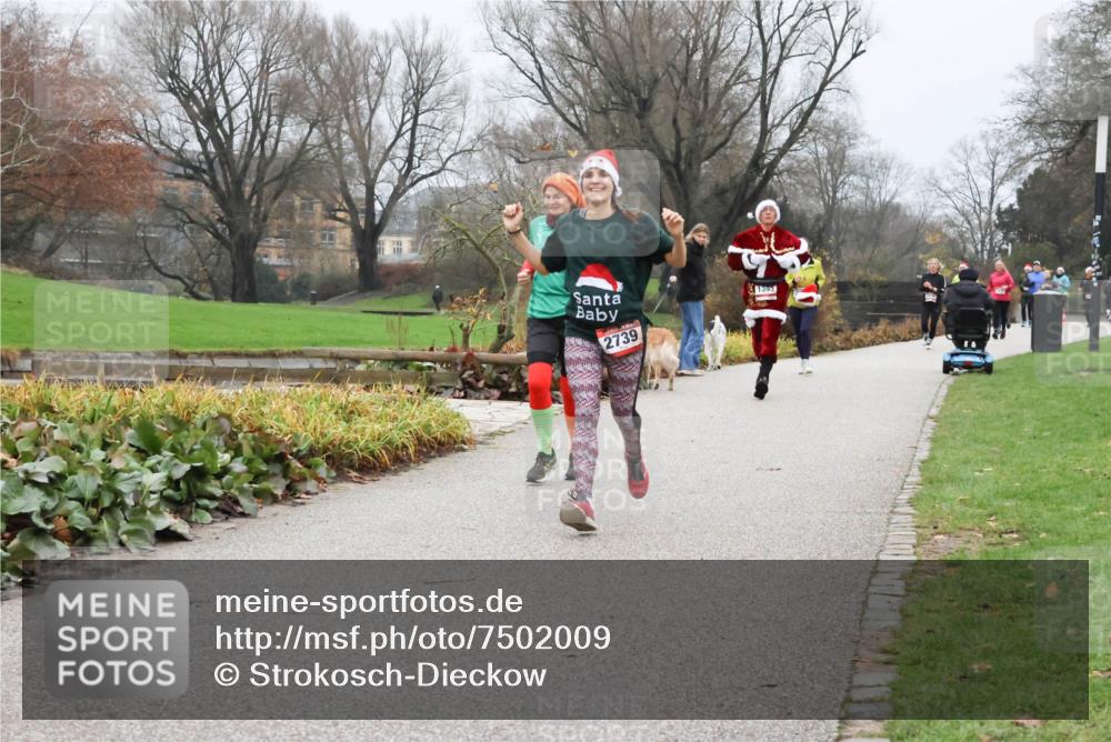 08.12.2024 - St. Pauli X-Mass-Run No. 14 Strokosch-Dieckow http://msf.ph/oto/7502009 08.12.2024 09:50:49 Laufen 2739, 1393 meine-sportfotos.de