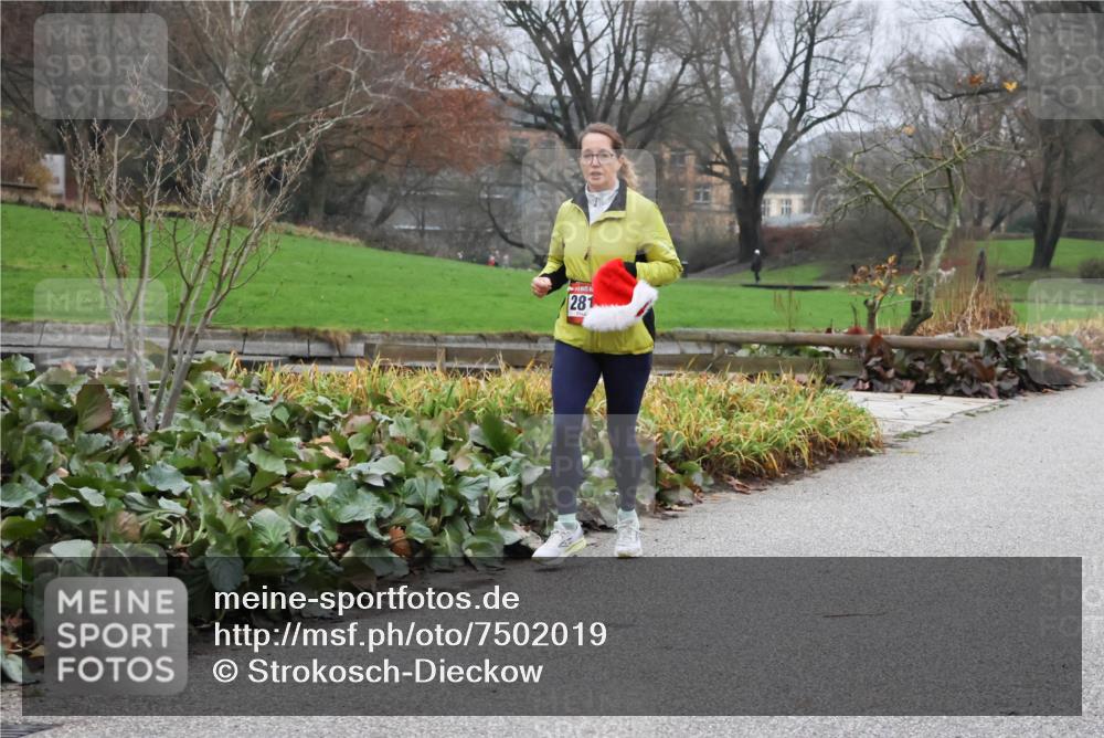 08.12.2024 - St. Pauli X-Mass-Run No. 14 Strokosch-Dieckow http://msf.ph/oto/7502019 08.12.2024 09:50:54 Laufen 281 meine-sportfotos.de