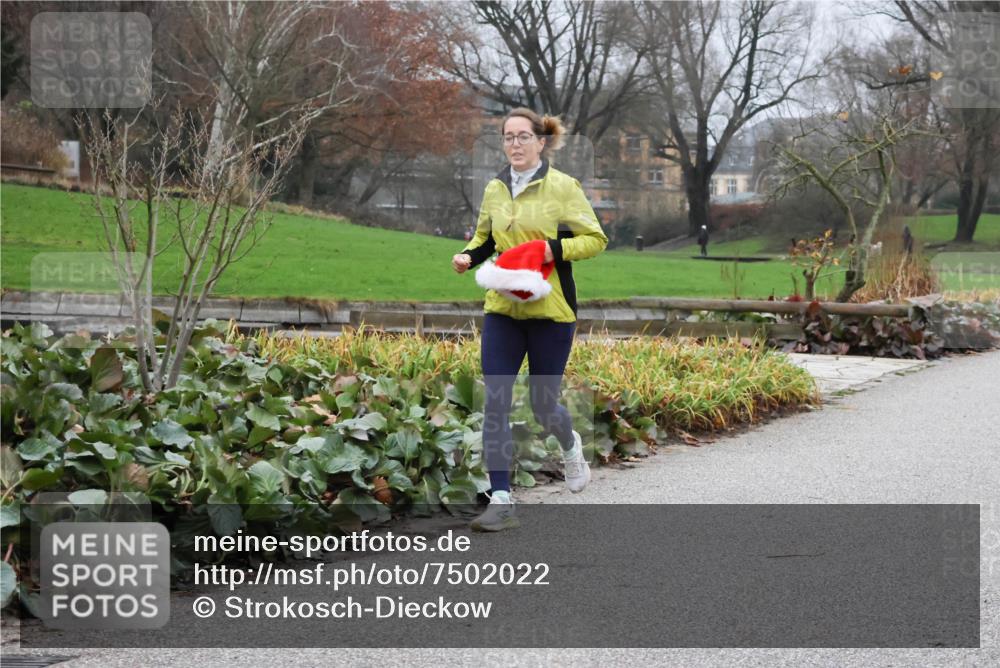 08.12.2024 - St. Pauli X-Mass-Run No. 14 Strokosch-Dieckow http://msf.ph/oto/7502022 08.12.2024 09:50:55 Laufen  meine-sportfotos.de