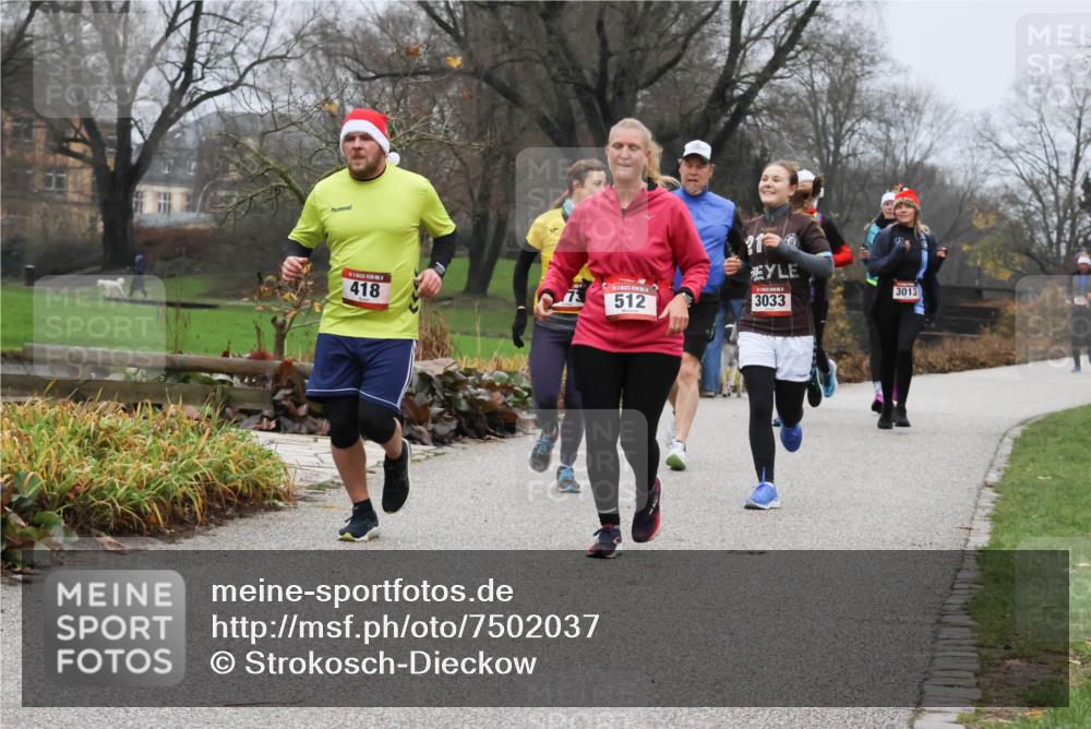 08.12.2024 - St. Pauli X-Mass-Run No. 14 Strokosch-Dieckow http://msf.ph/oto/7502037 08.12.2024 09:51:02 Laufen 73, 418, 512, 1, 3033, 3013 meine-sportfotos.de
