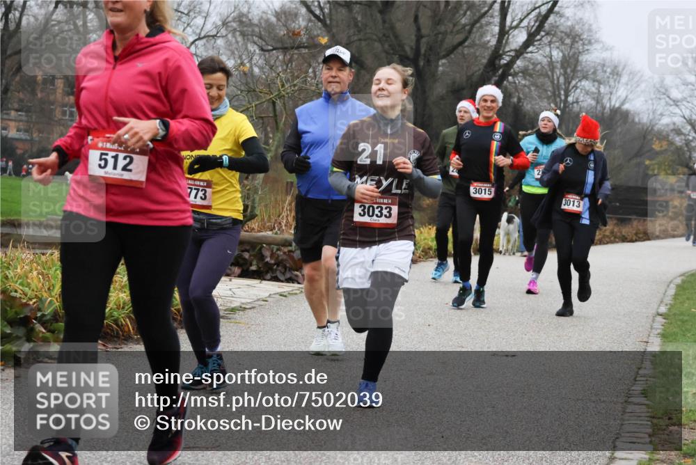 08.12.2024 - St. Pauli X-Mass-Run No. 14 Strokosch-Dieckow http://msf.ph/oto/7502039 08.12.2024 09:51:04 Laufen 512, 773, 21, 14, 3033, 3015, 2, 3013 meine-sportfotos.de