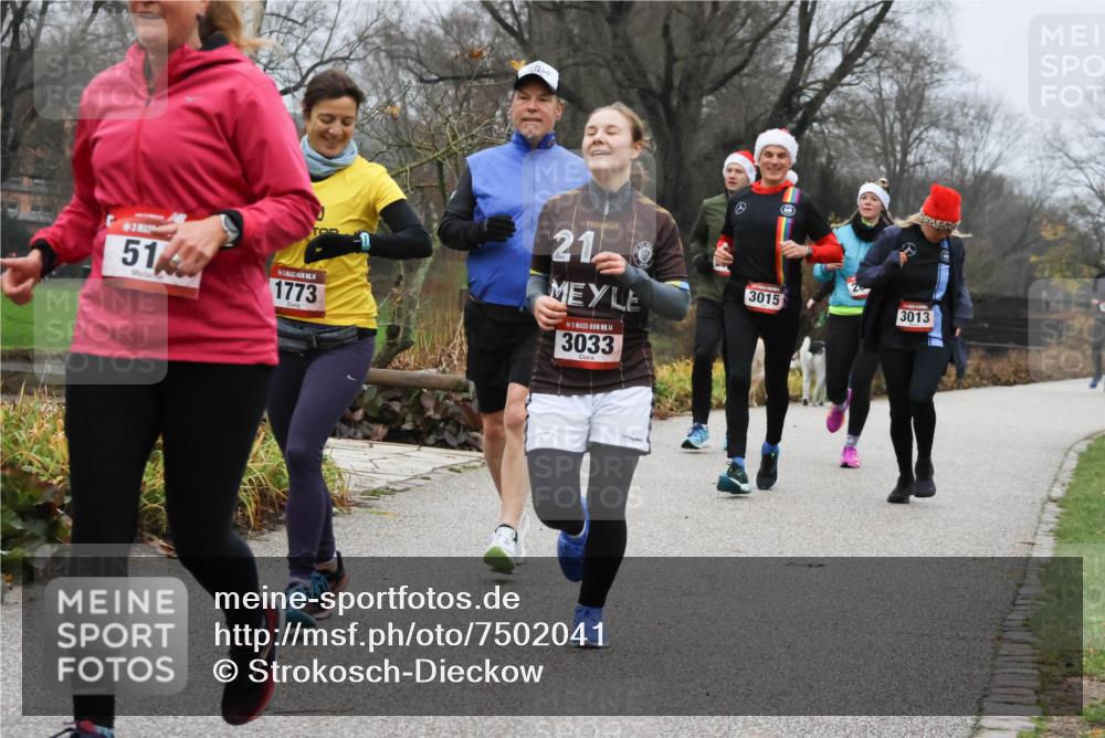 08.12.2024 - St. Pauli X-Mass-Run No. 14 Strokosch-Dieckow http://msf.ph/oto/7502041 08.12.2024 09:51:04 Laufen 51, 1773, 21, 14, 3033, 0, 3015, 3013 meine-sportfotos.de