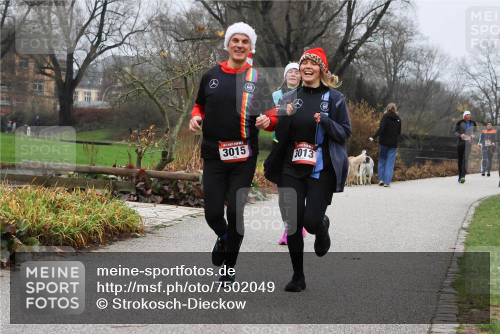 08.12.2024 - St. Pauli X-Mass-Run No. 14 Strokosch-Dieckow http://msf.ph/oto/7502049 08.12.2024 09:51:06 Laufen 3015, 3013 meine-sportfotos.de