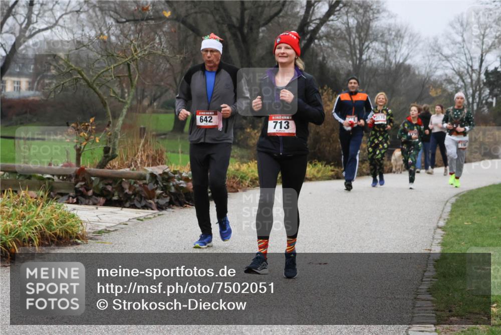 08.12.2024 - St. Pauli X-Mass-Run No. 14 Strokosch-Dieckow http://msf.ph/oto/7502051 08.12.2024 09:51:14 Laufen 642, 14, 713, 3170, 19 meine-sportfotos.de