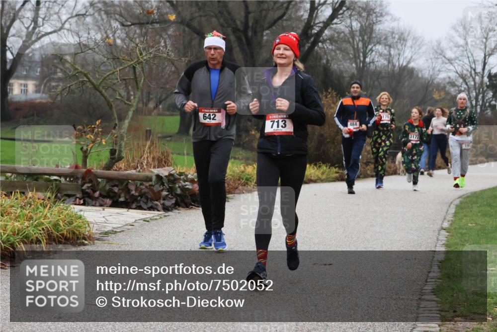08.12.2024 - St. Pauli X-Mass-Run No. 14 Strokosch-Dieckow http://msf.ph/oto/7502052 08.12.2024 09:51:14 Laufen 14, 642, 14, 713, 484, 170, 3172 meine-sportfotos.de