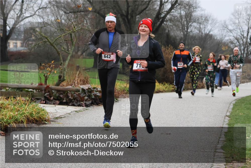 08.12.2024 - St. Pauli X-Mass-Run No. 14 Strokosch-Dieckow http://msf.ph/oto/7502055 08.12.2024 09:51:14 Laufen 642, 71, 484, 3172 meine-sportfotos.de