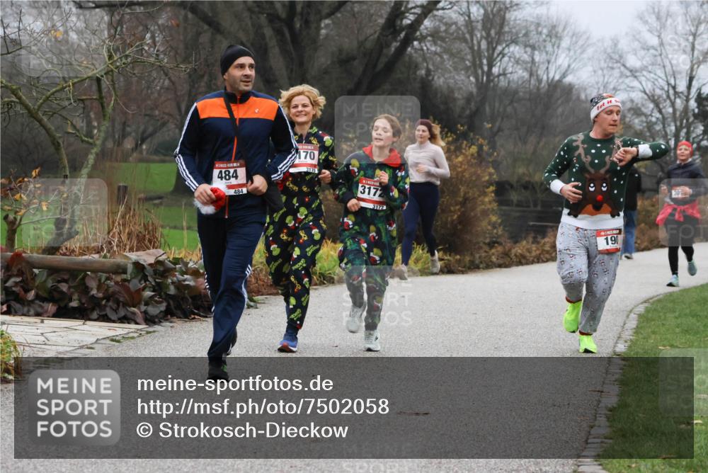 08.12.2024 - St. Pauli X-Mass-Run No. 14 Strokosch-Dieckow http://msf.ph/oto/7502058 08.12.2024 09:51:18 Laufen 4, 484, 484, 170, 3170, 3172, 3172, 190 meine-sportfotos.de