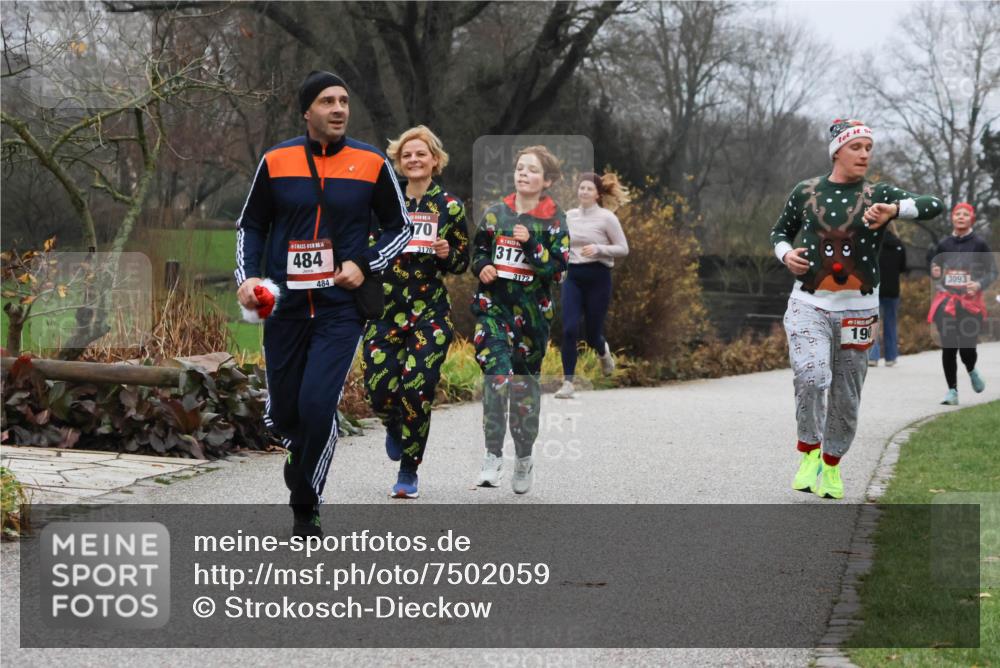 08.12.2024 - St. Pauli X-Mass-Run No. 14 Strokosch-Dieckow http://msf.ph/oto/7502059 08.12.2024 09:51:18 Laufen 484, 484, 70, 3170, 317, 3172, 190, 3093 meine-sportfotos.de