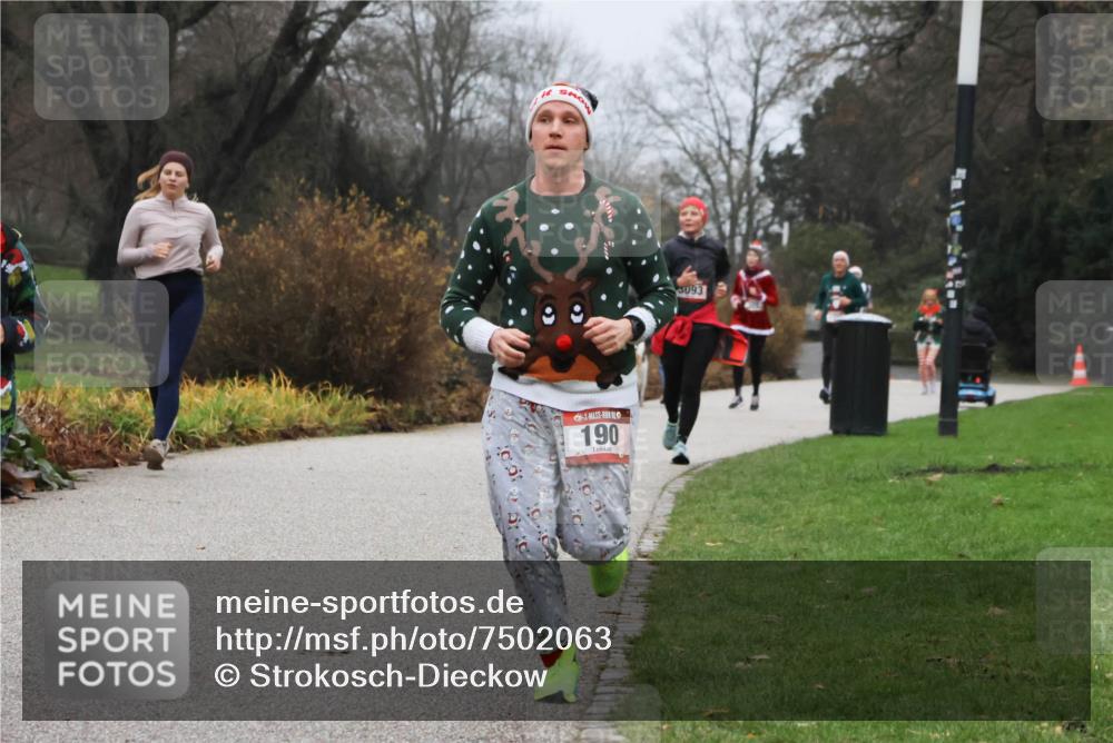 08.12.2024 - St. Pauli X-Mass-Run No. 14 Strokosch-Dieckow http://msf.ph/oto/7502063 08.12.2024 09:51:19 Laufen 190, 093 meine-sportfotos.de