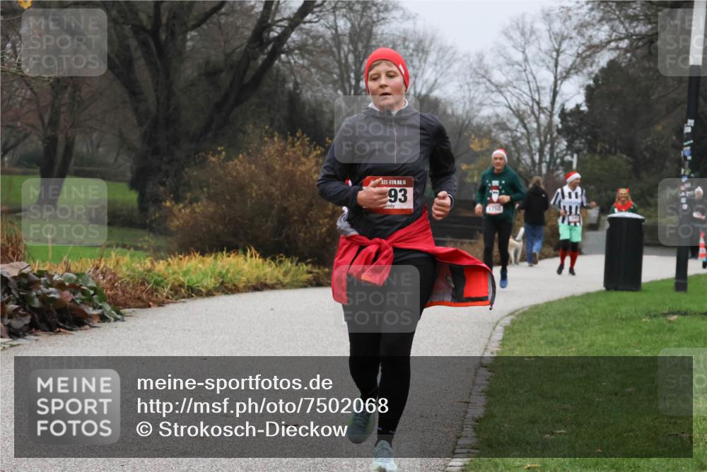 08.12.2024 - St. Pauli X-Mass-Run No. 14 Strokosch-Dieckow http://msf.ph/oto/7502068 08.12.2024 09:51:25 Laufen 14, 93, 1750 meine-sportfotos.de