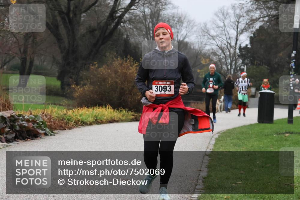 08.12.2024 - St. Pauli X-Mass-Run No. 14 Strokosch-Dieckow http://msf.ph/oto/7502069 08.12.2024 09:51:25 Laufen 14, 3093, 1750 meine-sportfotos.de