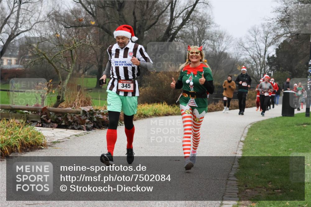 08.12.2024 - St. Pauli X-Mass-Run No. 14 Strokosch-Dieckow http://msf.ph/oto/7502084 08.12.2024 09:51:39 Laufen 345 meine-sportfotos.de