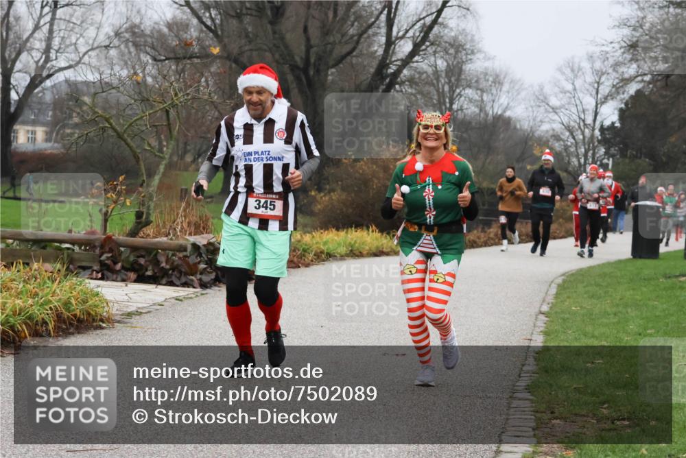 08.12.2024 - St. Pauli X-Mass-Run No. 14 Strokosch-Dieckow http://msf.ph/oto/7502089 08.12.2024 09:51:40 Laufen 345, 1819 meine-sportfotos.de